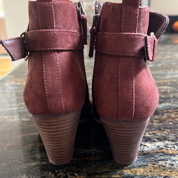 Violet and Red Jackie Bootie - Picture 4 of 5